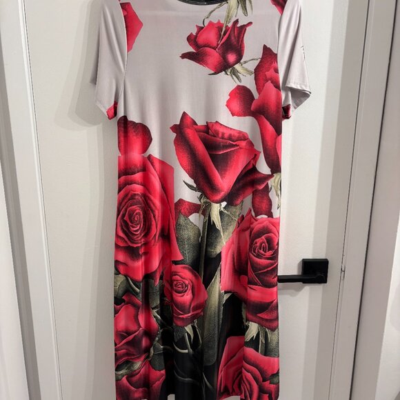 Gorgeous Floral Dress with pockets - Picture 9 of 11